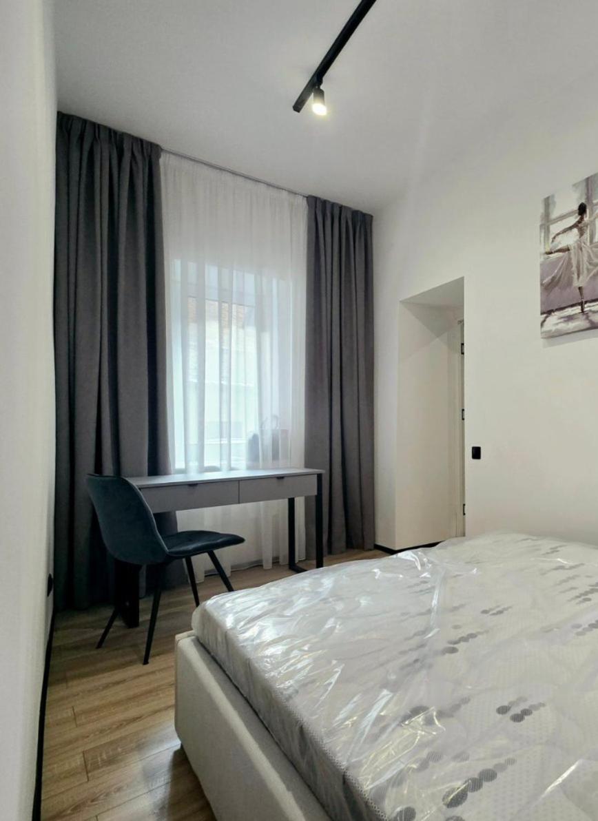 Apartment In The City Center Near The Park Лвив Екстериор снимка